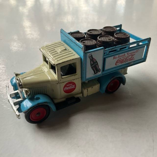 LLEDO - Promotional - Coke a Cola Delivery T...