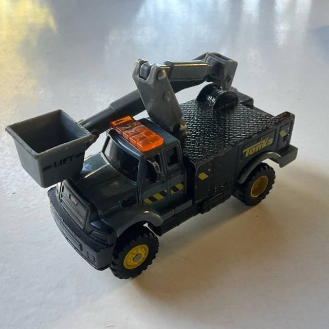 Tonka Sky Lift -2012 Black Bucket Lift Truck
