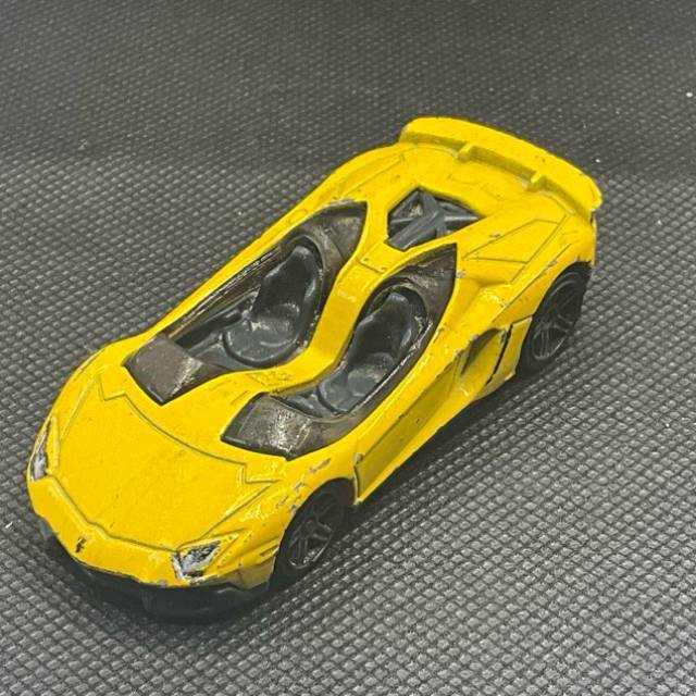 HL Lamborghini Avantador J Yellow v2013 Mala...