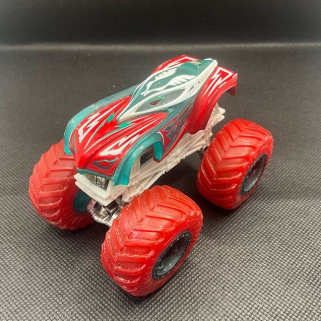 HW MONSTER TRUCK El Superfasto (English: The...