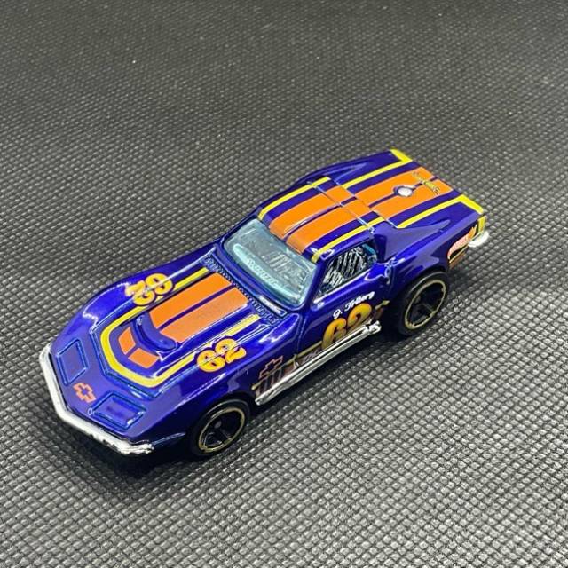 HL Corvette Racing Stingray Purple (62) J324...