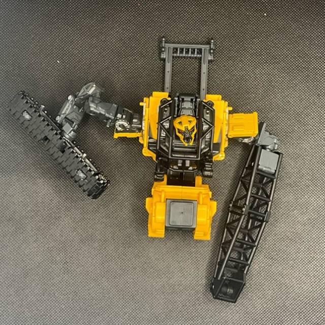 Takara Transformers Studio Series SS 47 Cons...