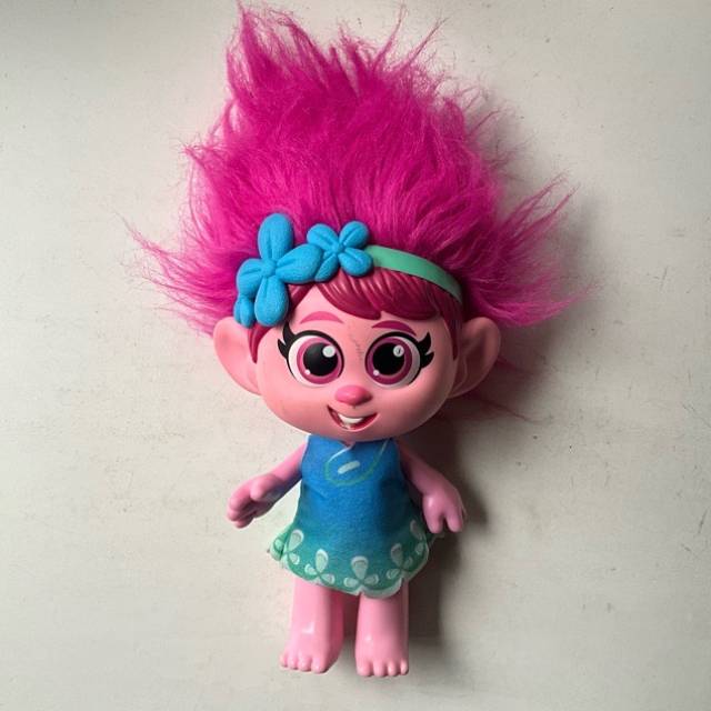 Hasbro DreamWorks Trolls World Tour Young To...
