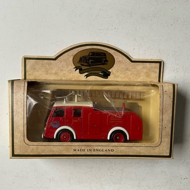 Lledo Promotional Dennis F8 fire engine NEW...
