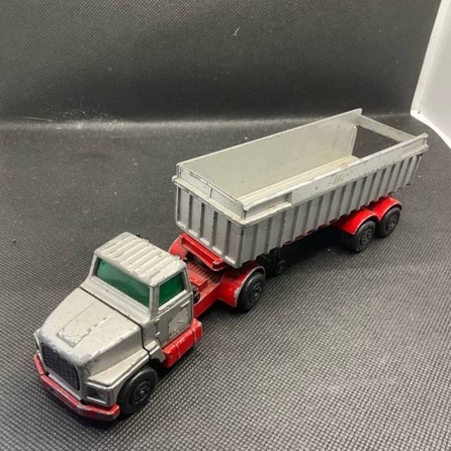 MB Super Kings K-19 Ford LTS Articulated Tip...