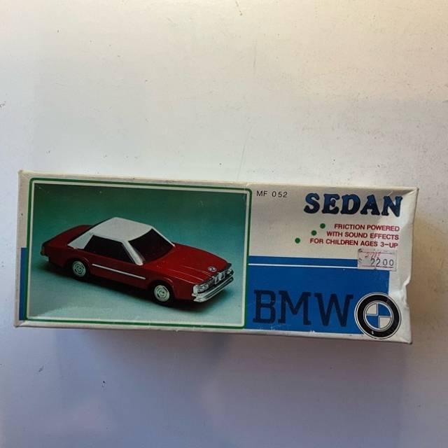 MF 052 BMW (2000) Sedan Voiture Friction Tin...