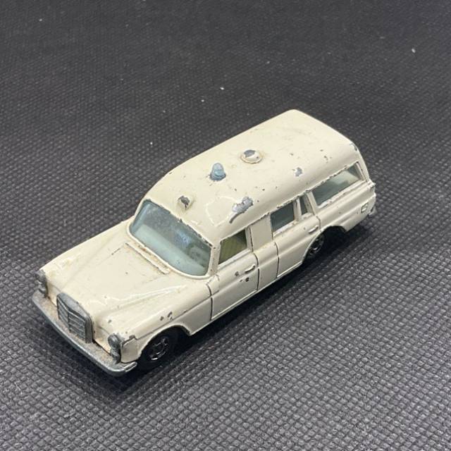 MB SUPERFAST MERCEDES AMBULANCE No 3