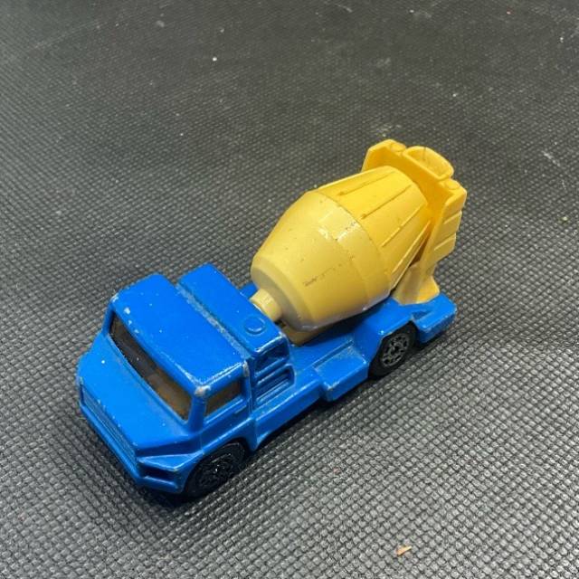 CORGI Juniors MOBILE CEMENT TRUCK Blue