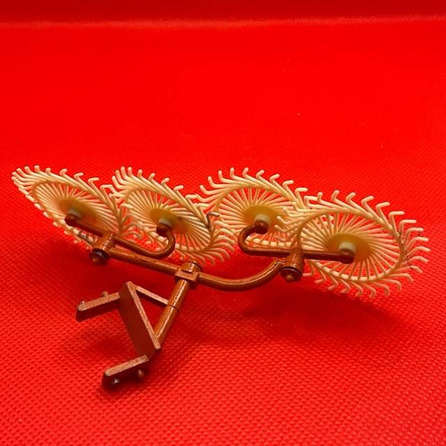BRITAINS FARM 1:32 Scale Vicon Lely ACROBAT...