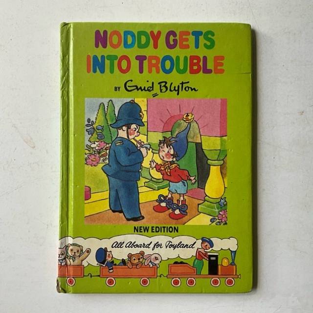 NODDY GETS INTO TROUBLE Enid Blyton 1990