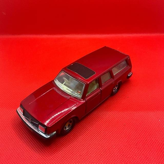 MB Superkings Volvo Estate K-74 Red 1979