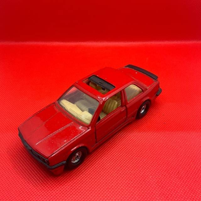 CORGI BMW 325i RED
