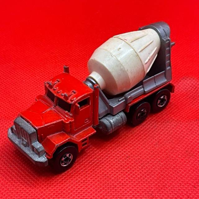 HL Red Peterbilt Cement Mixer Truck 1979 Mal...