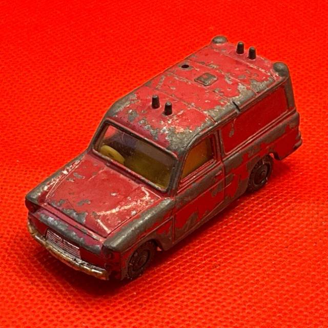 HUSKY Red No 20 FORD THAMES VAN