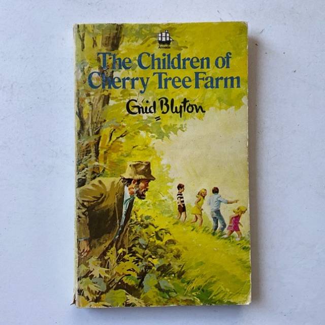Enid Blyton The Children of Cherry Tree Farm...