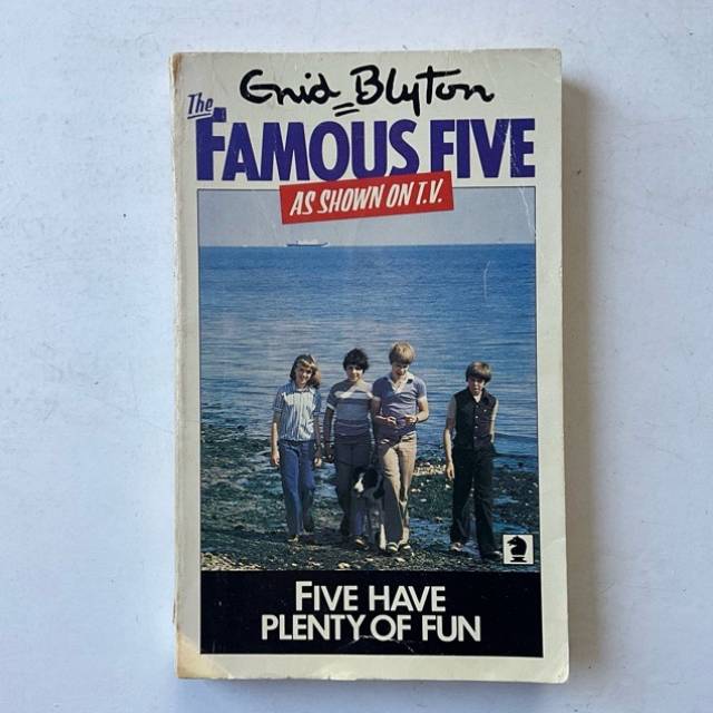 Enid Blyton The FAMOUS FIVE No 14 FIVE HAVE...