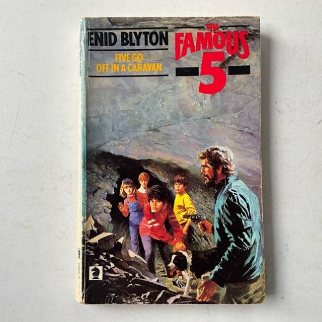 Enid Blyton THE FAMOUS 5 FIVE GO OFF IN A CA...
