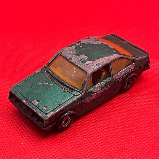 MB Superfast No 9 Green Ford Escort RS2000 1...