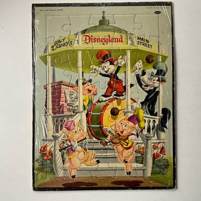 Walt Disneys Three Little Pigs and a bandsta...