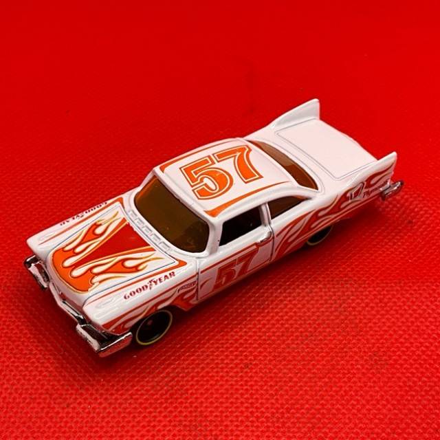 HL White No 57 PLYMOUTH FURY R0228 2019 Mala...