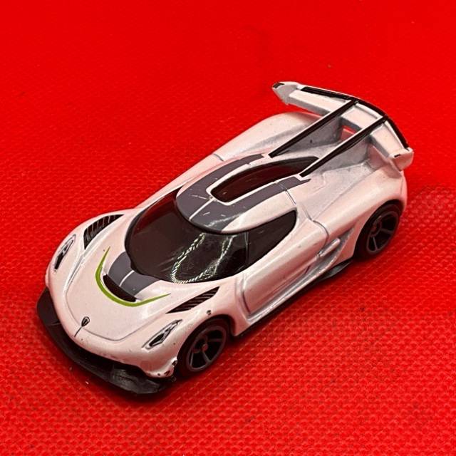HL White 2020 Koenigsegg Jesko GHB39 2020 Ma...