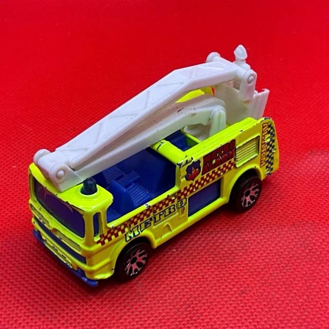 MB Yellow Merryweather Snorkel Fire Engine 1...