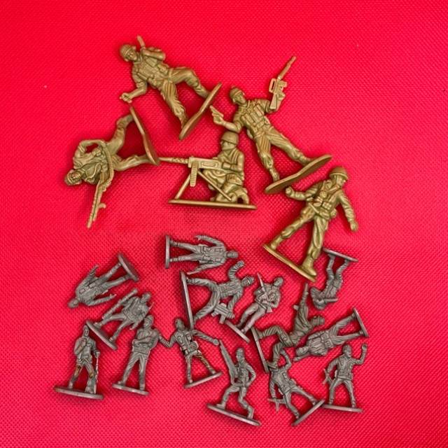 Plastic Army Men Mustard x 2 sizes