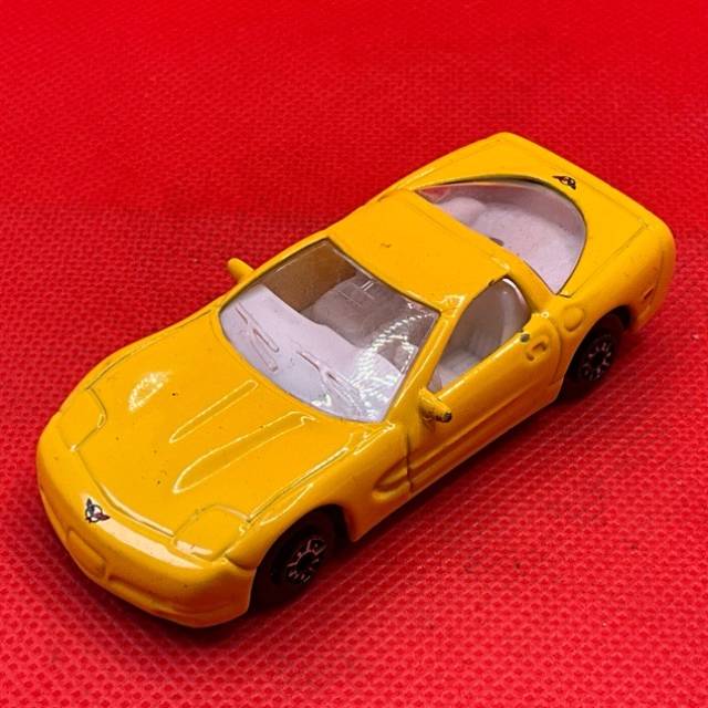 Welly Yellow 1999 Chevrolet Corvette C5 model