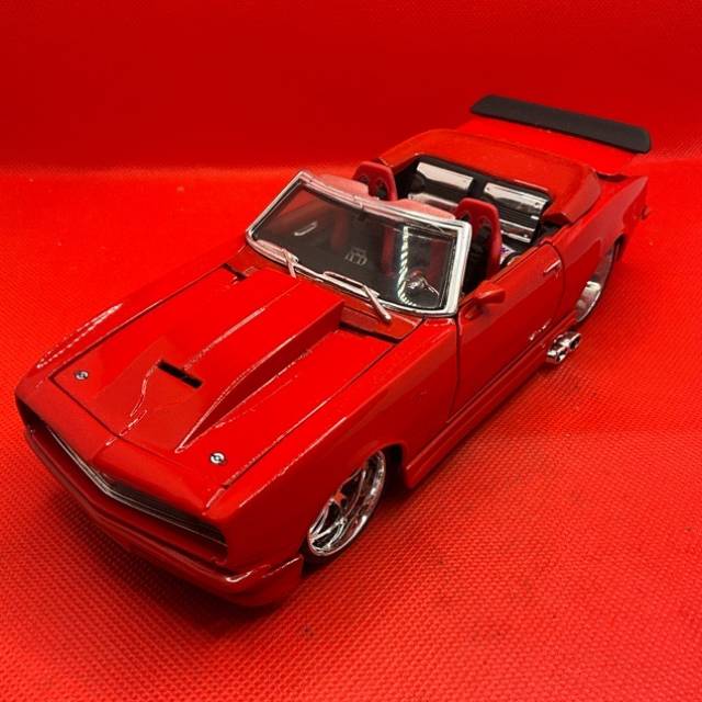Maisto Custom Shop 1 24 Scale (RED) 1968 CHE...