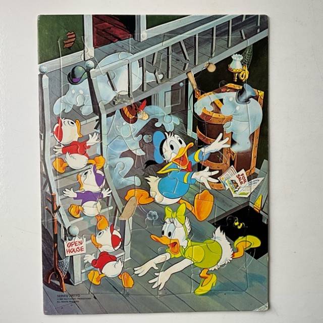 PUZZLE Walt Disney Haunted House Donald Duck...
